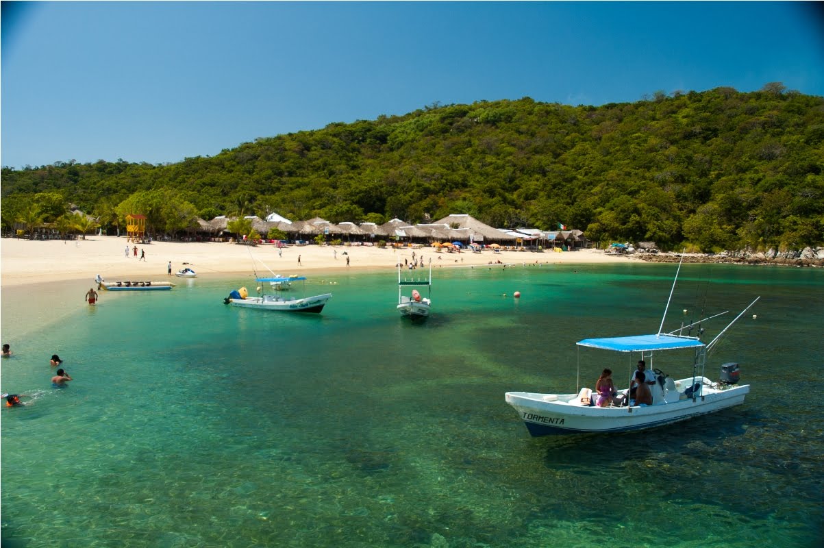 how-to-get-in-on-huatulco-mexico-before-the-tourism-boom